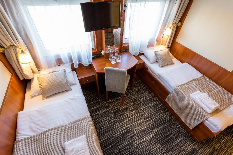 Grand Jules Boat Hotel Budapest - Oda