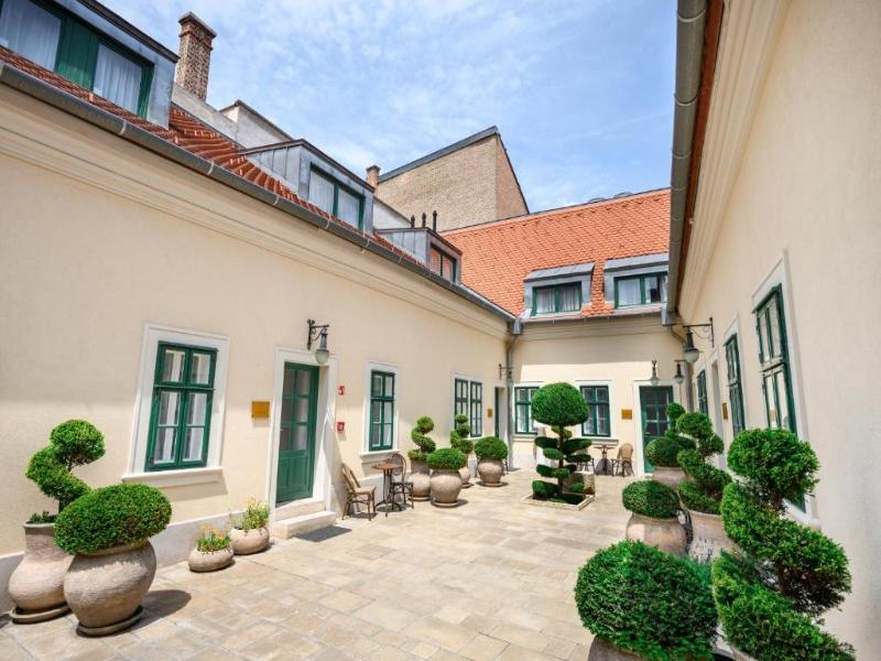 Maison Bistro & Hotel - Genel