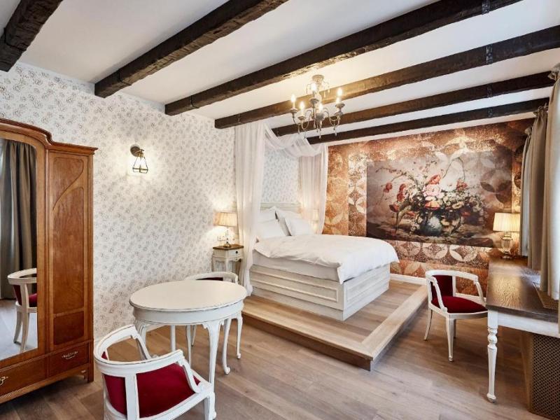 Maison Bistro & Hotel - Oda