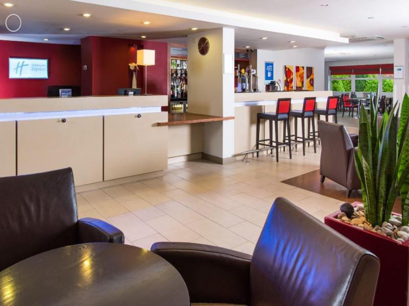 Holiday Inn Express East Midlands Airport - Lobi