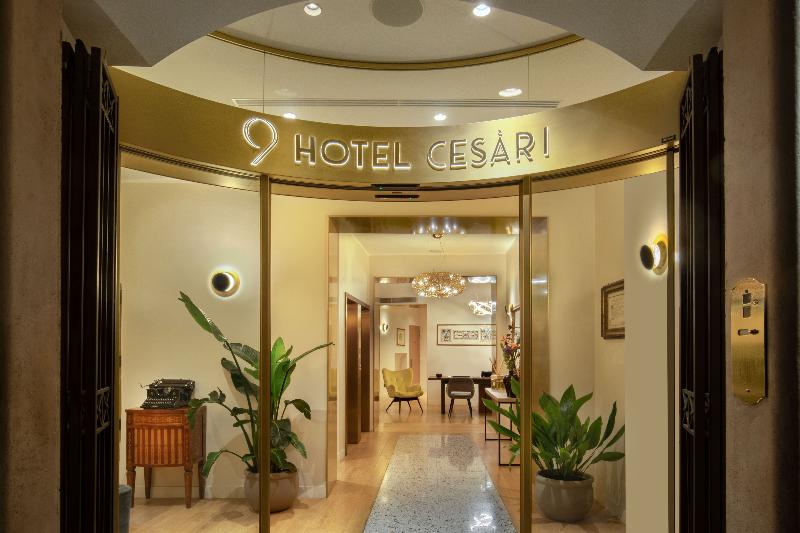 9Hotel Cesari - Lobi