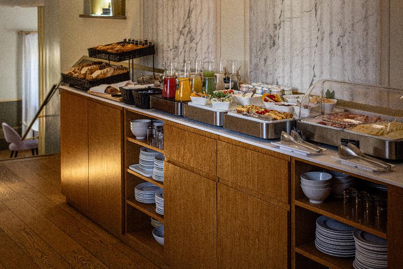9Hotel Cesari - Restoran
