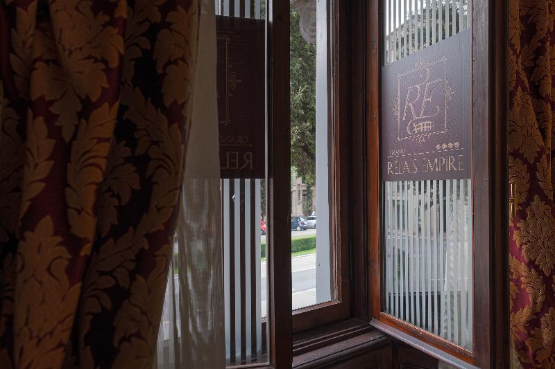 Relais Empire - Genel