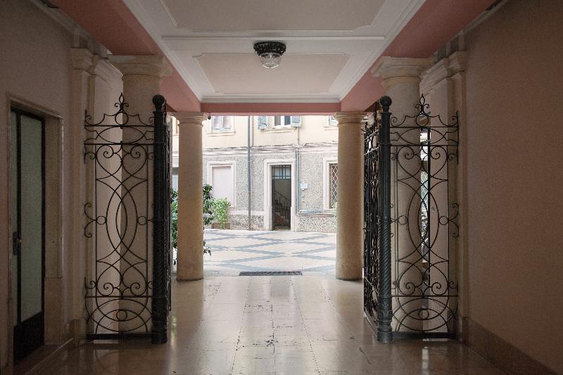 Relais Empire - Genel