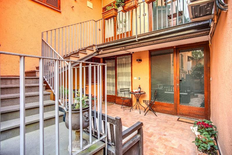 Tritone Top House - Genel