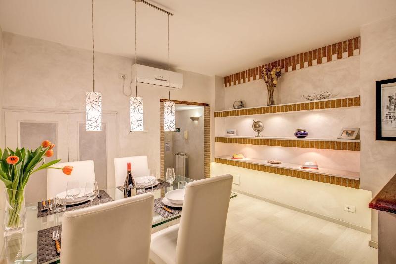Tritone Top House - Oda