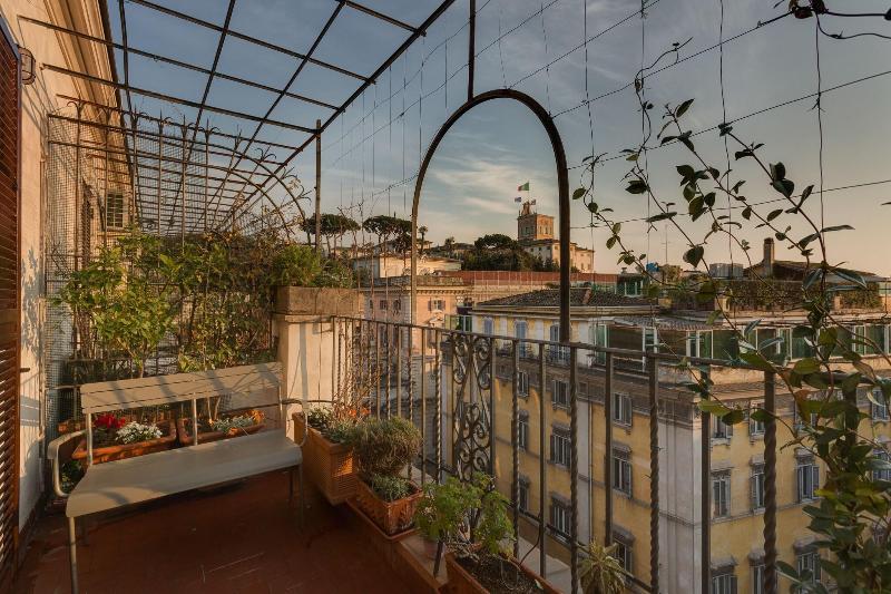 Tritone Top House - Teras