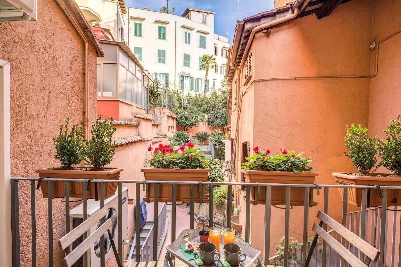 Tritone Top House - Teras