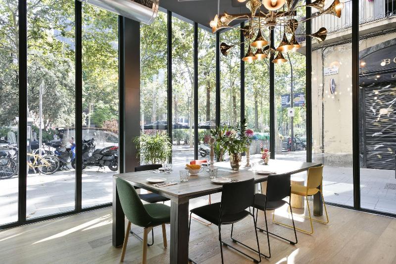 Niu Barcelona - Genel