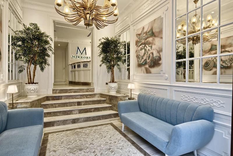 Mirrors Hotel - Lobi