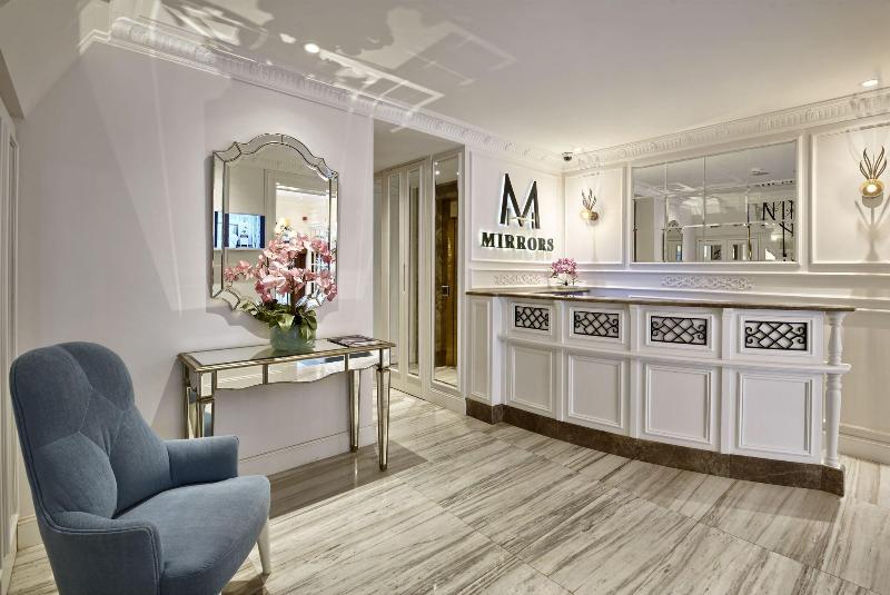 Mirrors Hotel - Lobi