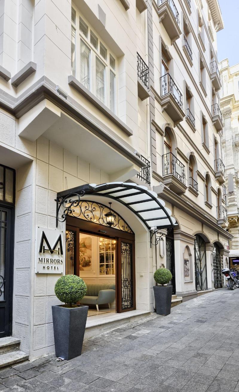 Mirrors Hotel - Genel