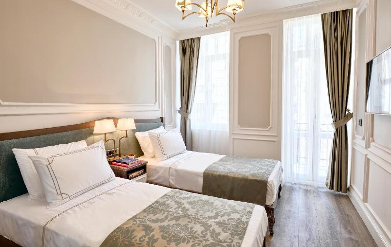 Mirrors Hotel - Genel