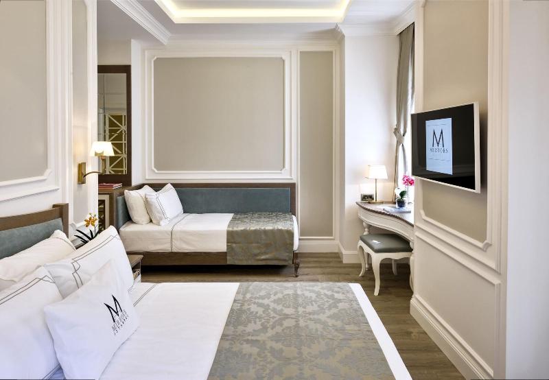 Mirrors Hotel - Oda