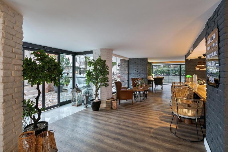Azuu Boutique Hotel - Lobi