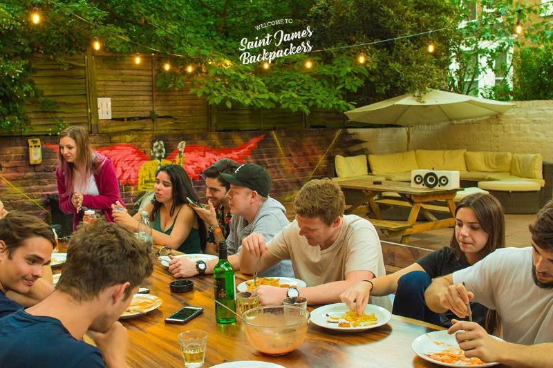 Saint James Backpackers - Genel