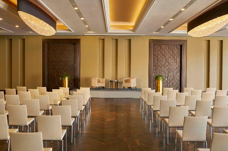 Hilton Frankfurt Gravenbruch - Genel