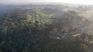 Pramana Watu Kurung fotoÄŸrafÄ±