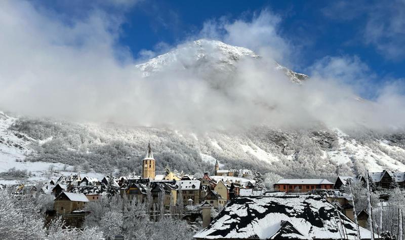 Snö Apartamentos Mont Romies Unhola - Genel