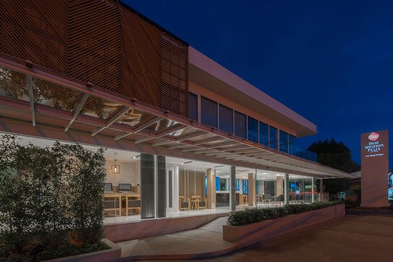 The Beachfront Hotel Phuket - Lobi