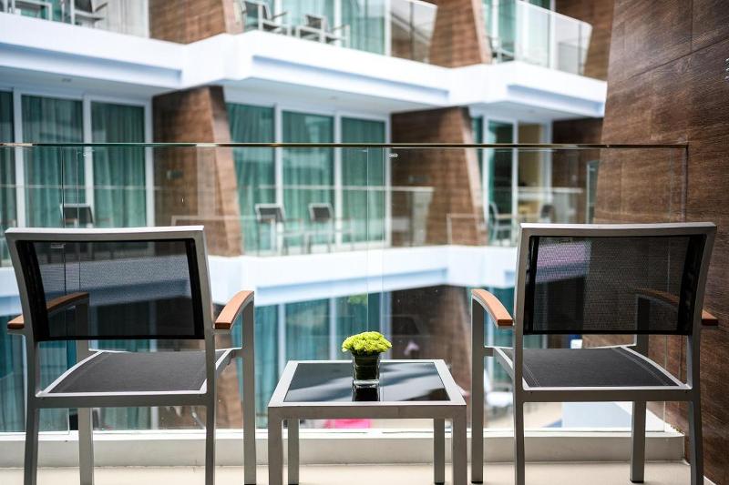 The Beachfront Hotel Phuket - Genel
