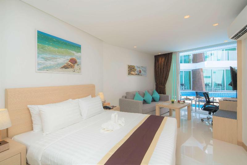 The Beachfront Hotel Phuket - Oda