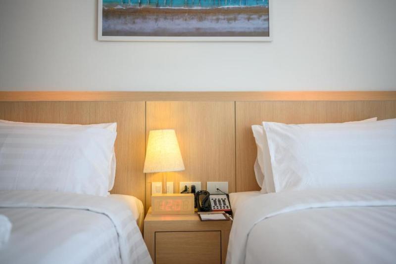 The Beachfront Hotel Phuket - Oda