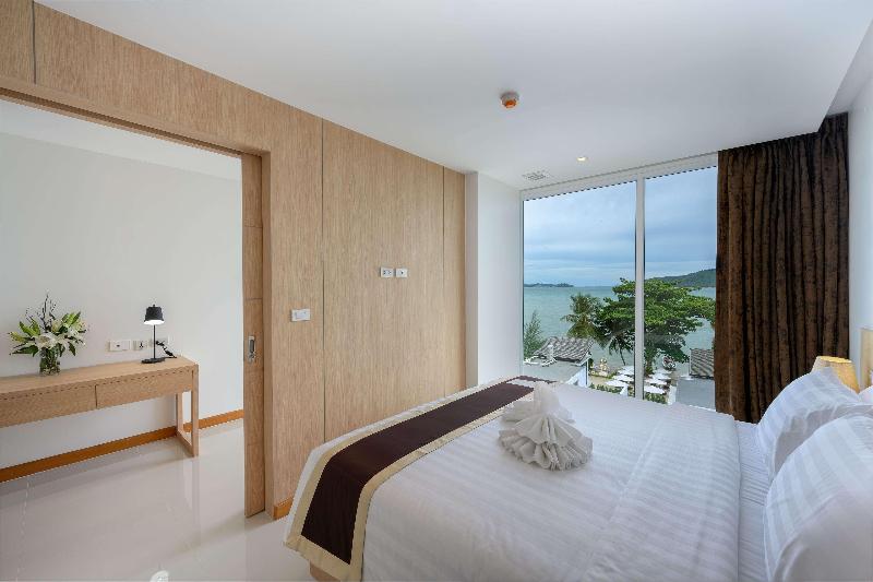The Beachfront Hotel Phuket - Oda