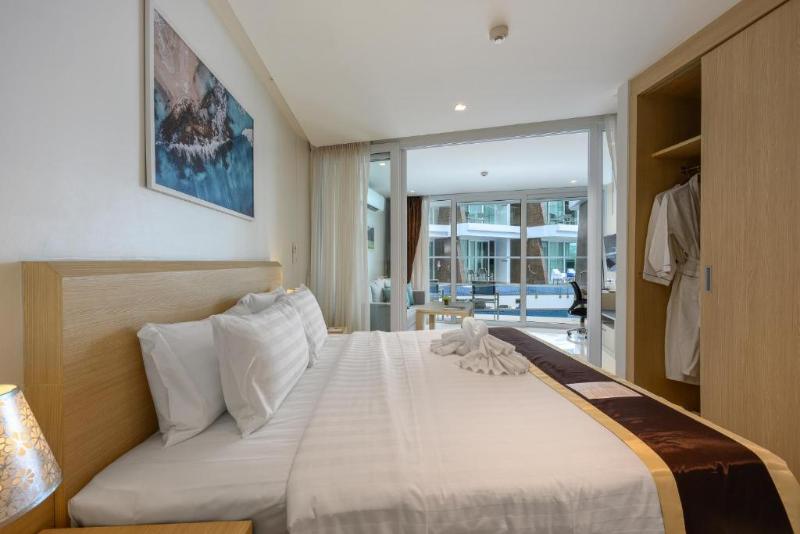 The Beachfront Hotel Phuket - Oda