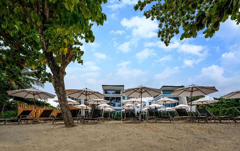 The Beachfront Hotel Phuket - Plaj