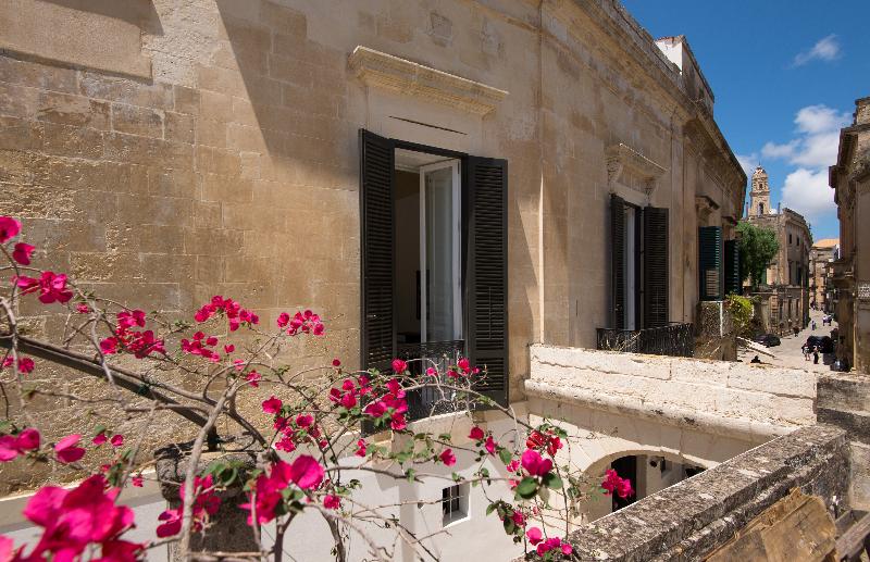 Palazzo de Noha - Genel