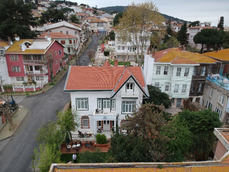 Sergüzest Otel - Genel