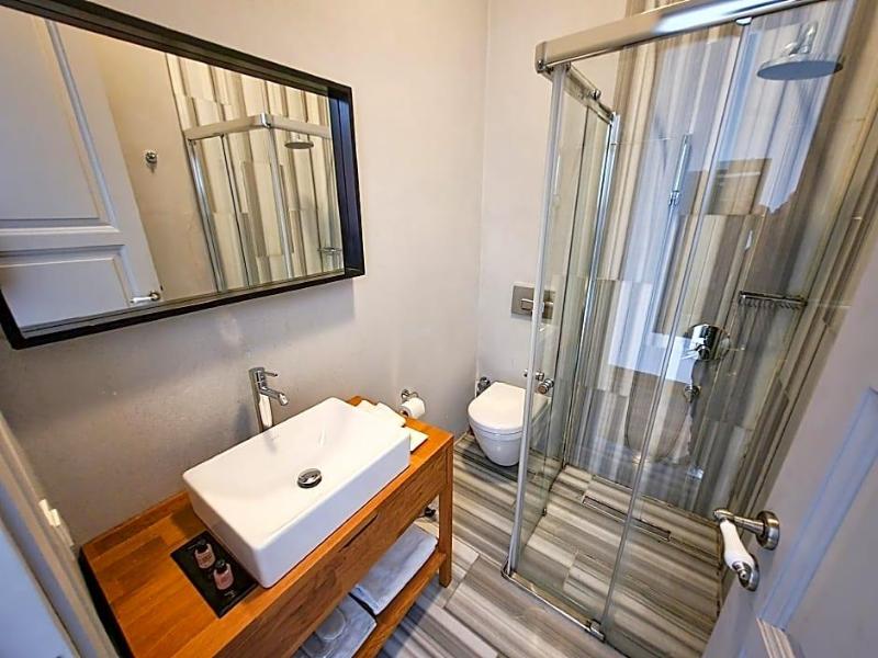 Sergüzest Otel - Oda