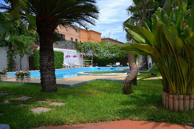 B&B Mondello Resort - Havuz