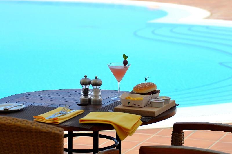 Marriott Praia D'El Rey Golf & Beach Resort - Bar