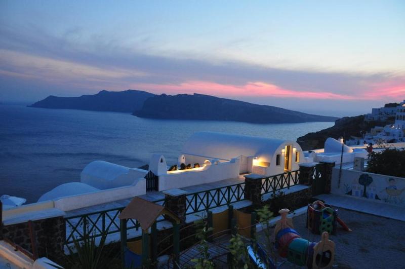 Stelios Rooms Golden View - Genel