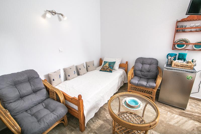 Stelios Rooms Golden View - Oda