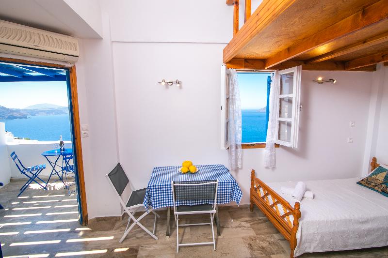 Stelios Rooms Golden View - Oda