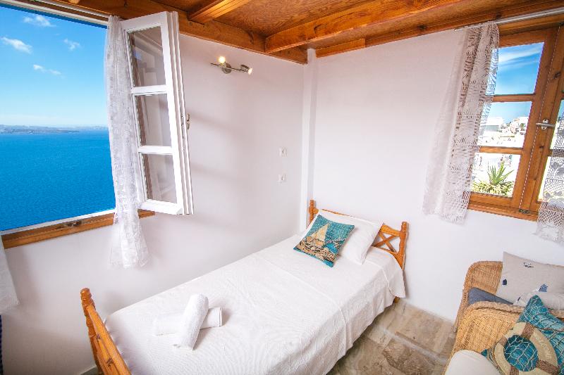 Stelios Rooms Golden View - Oda