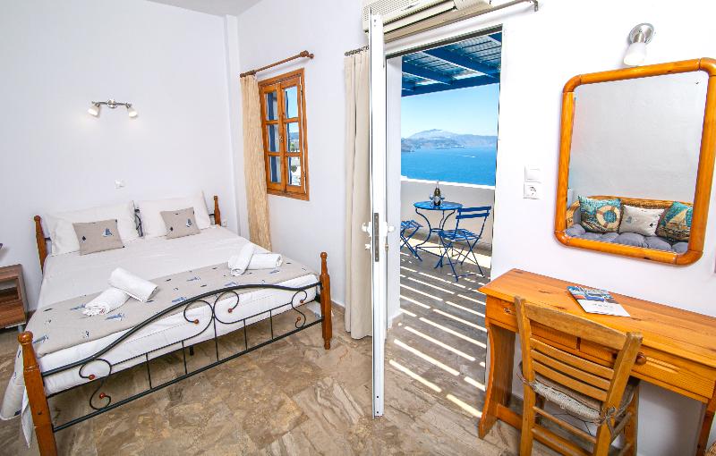 Stelios Rooms Golden View - Oda