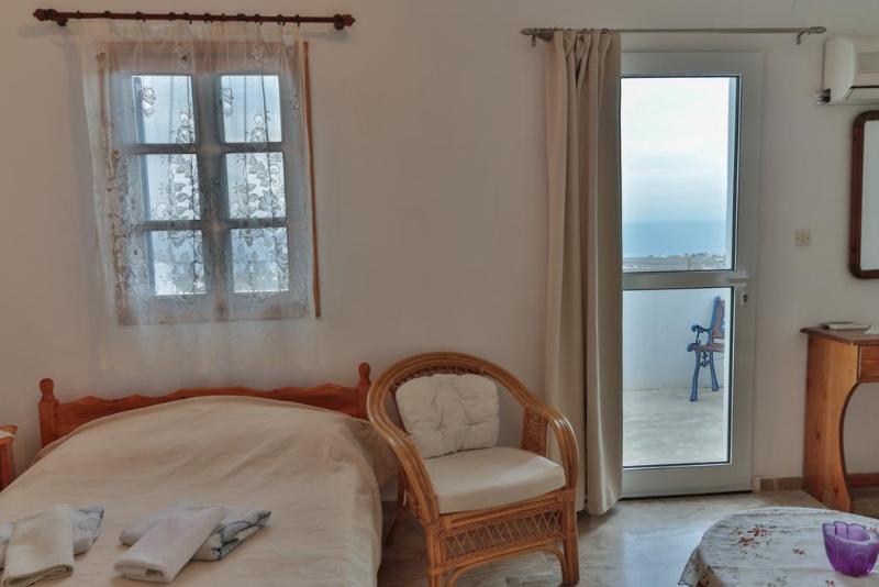 Stelios Rooms Golden View - Oda