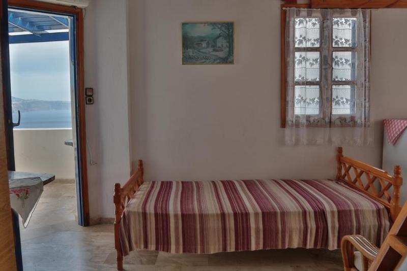 Stelios Rooms Golden View - Oda