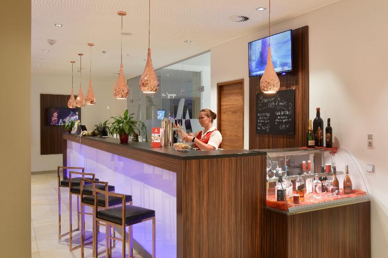 Amedia Plaza Dresden a Trademark by Wyndham - Bar
