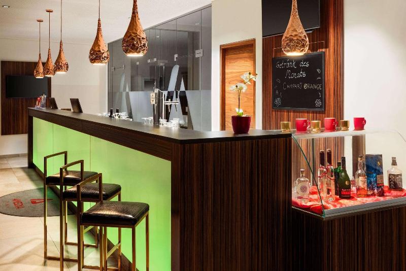 Amedia Plaza Dresden a Trademark by Wyndham - Bar