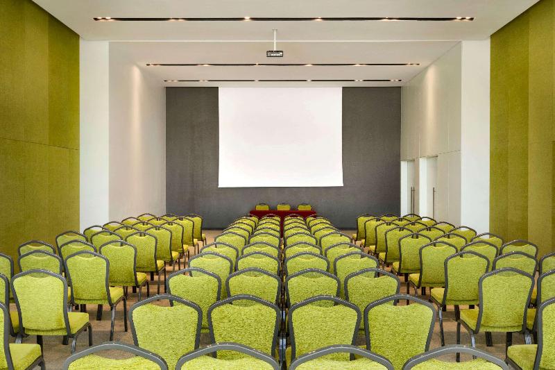 Ramada Plaza By Wyndham Istanbul Asia Airport - Toplantı