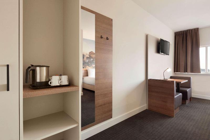 Rotterdam Teleport Hotel - Oda