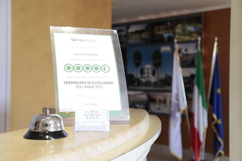 Club Hotel Kennedy - Lobi