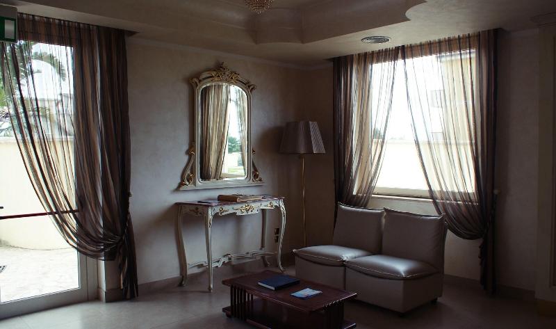 Club Hotel Kennedy - Lobi