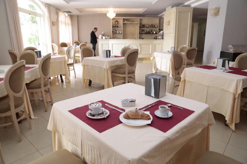 Club Hotel Kennedy - Restoran
