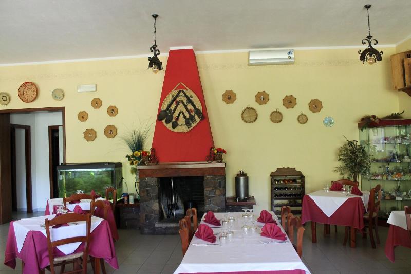 Ostello su Mannau - Restoran